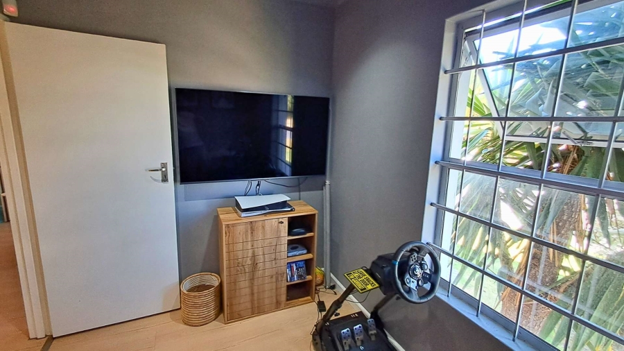 3 Bedroom Property for Sale in Protea Heights Western Cape